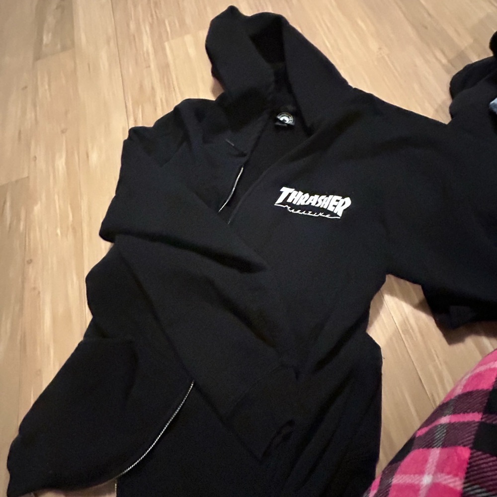 Men’s Large Black Thrasher Zip-Up Hoodie